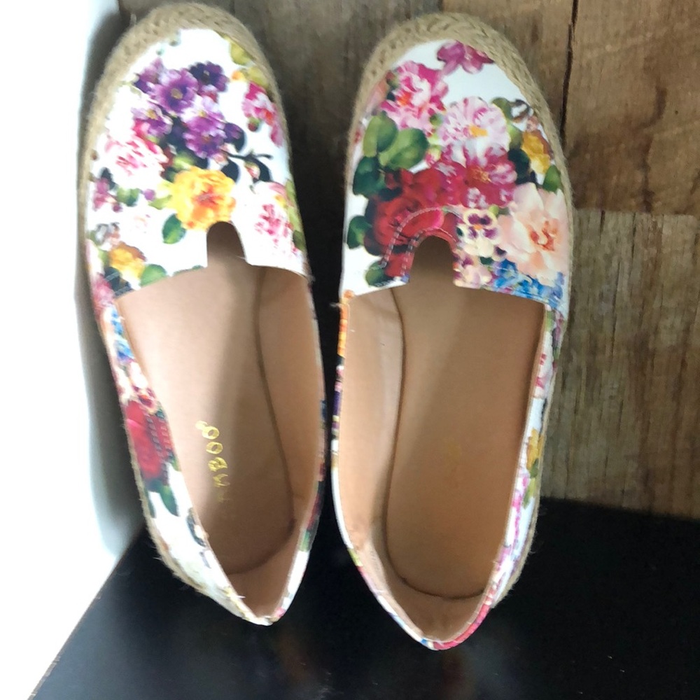 Floral flats - Picture 4 of 5